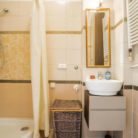 Private Central Studio • Diamond Apartment